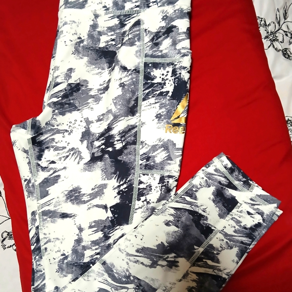 Reebok leggings w/pockets